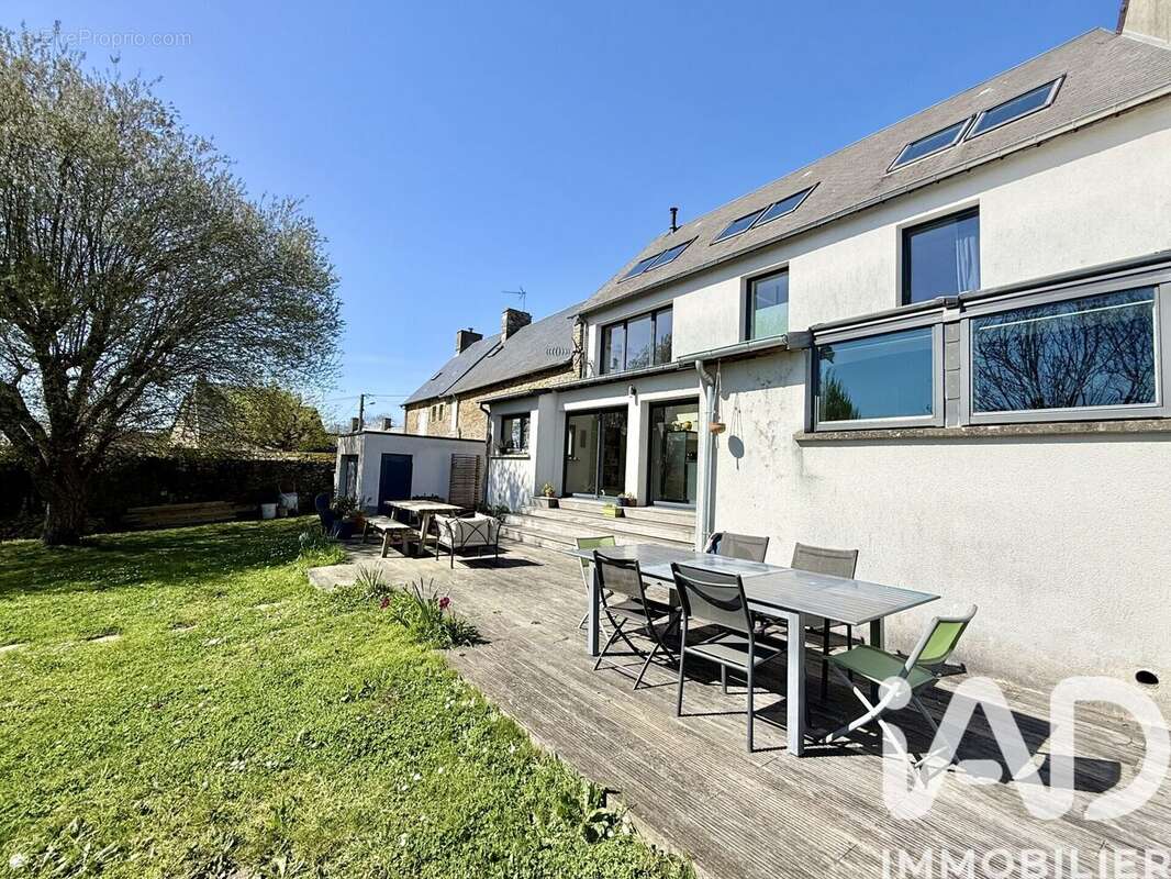 Maison 171 m² à Saint-Pair-Sur-Mer  - photo 2