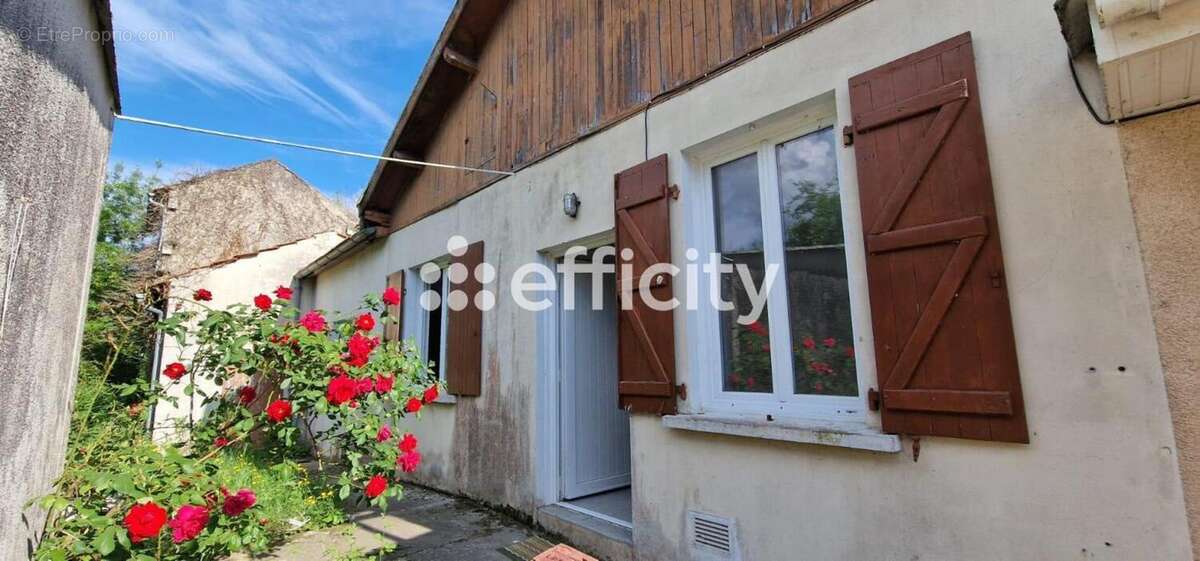 Maison à FLEAC