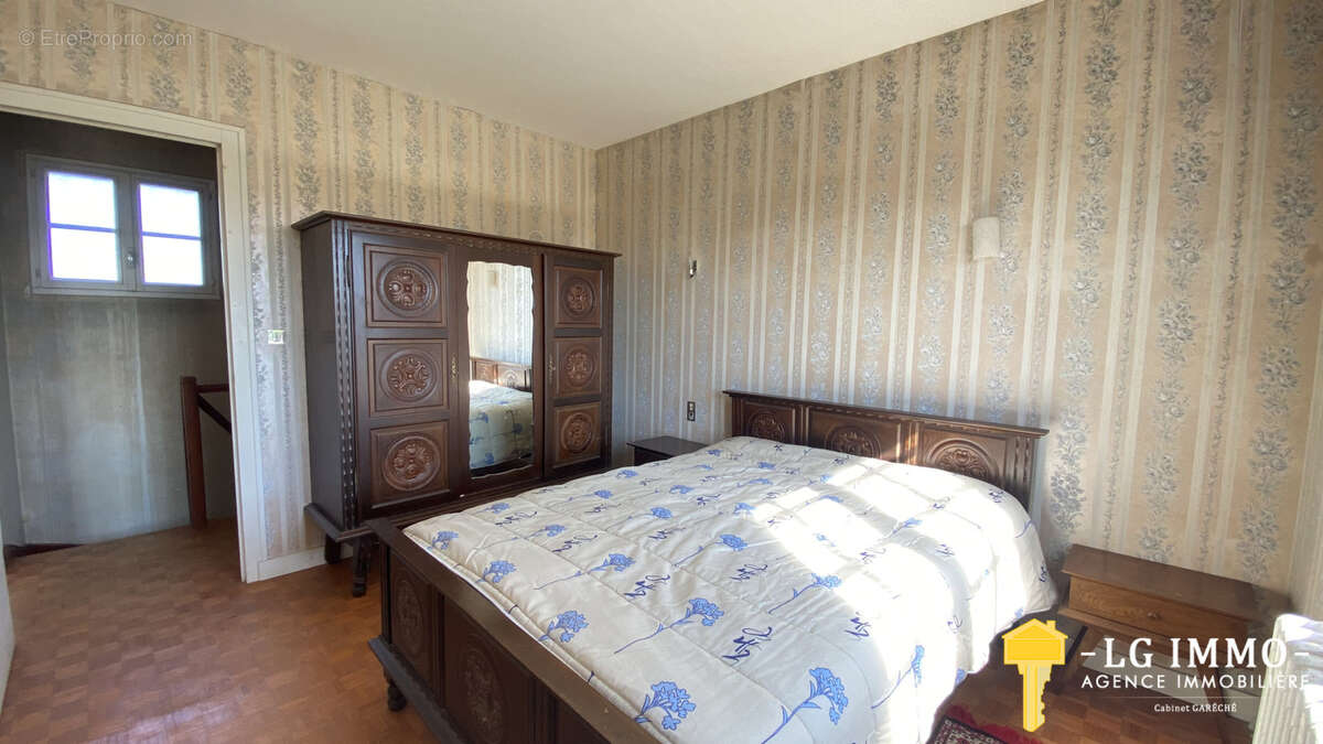 Maison à CHENAC-SAINT-SEURIN-D'UZET