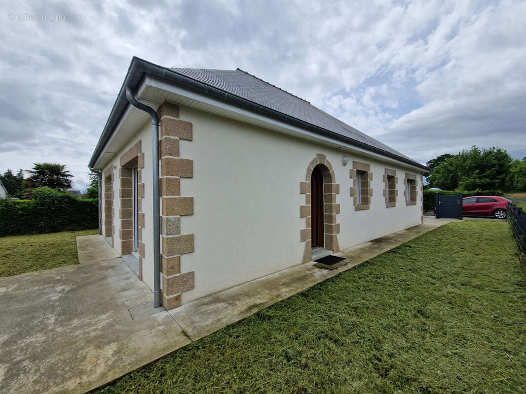 Maison à DRAGEY-RONTHON