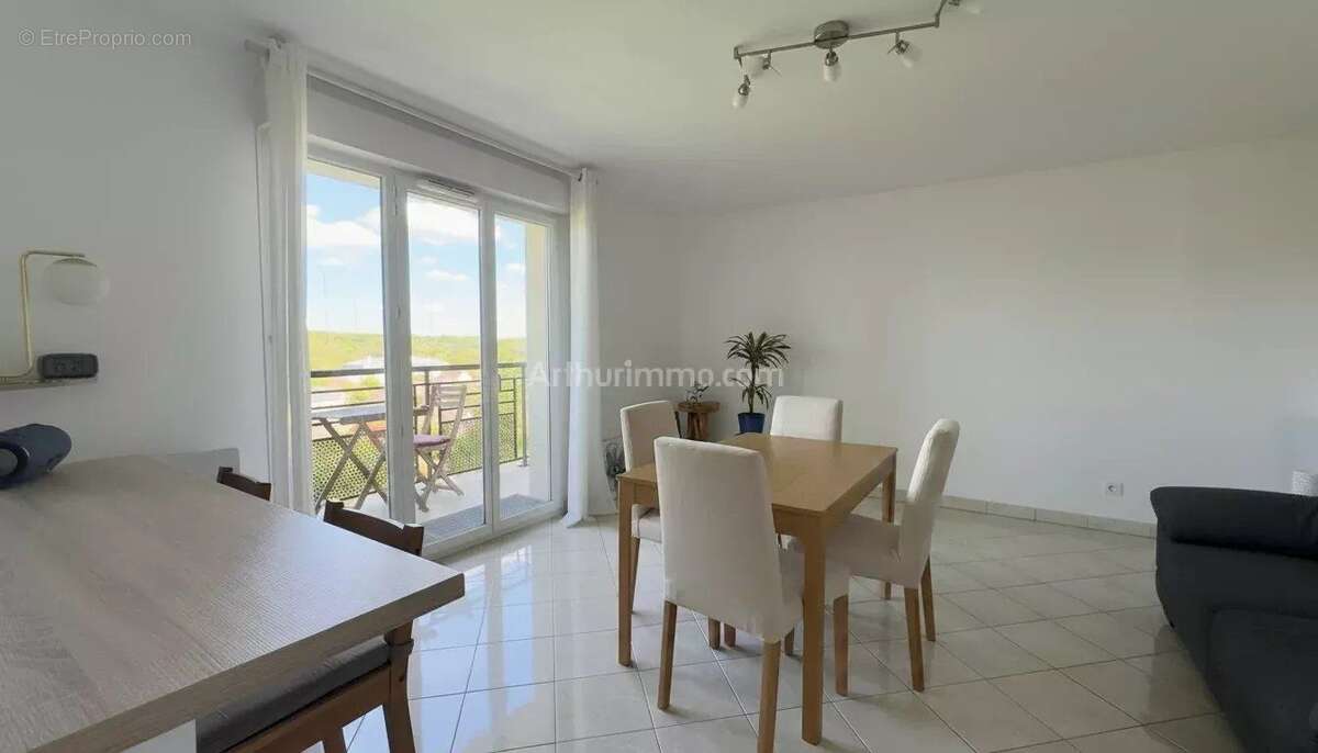 Appartement à SAINT-FARGEAU-PONTHIERRY