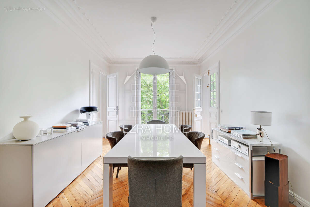 Appartement à PARIS-10E