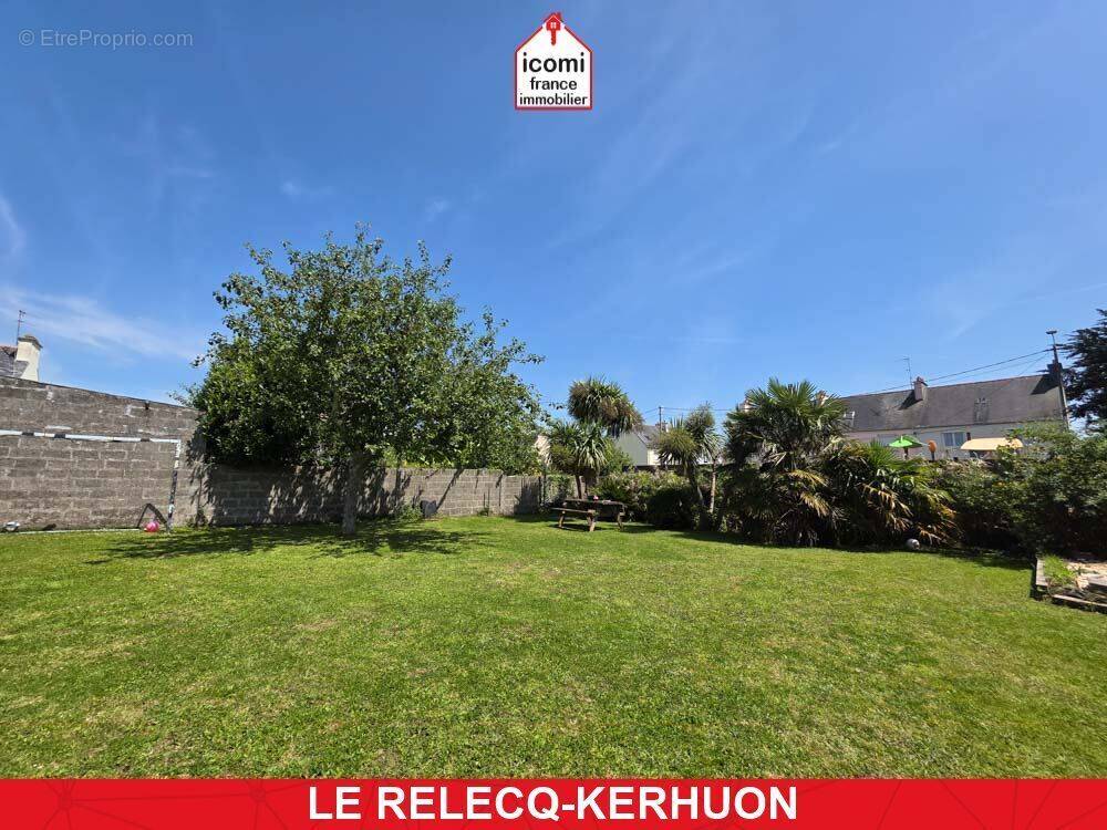 Maison à LE RELECQ-KERHUON