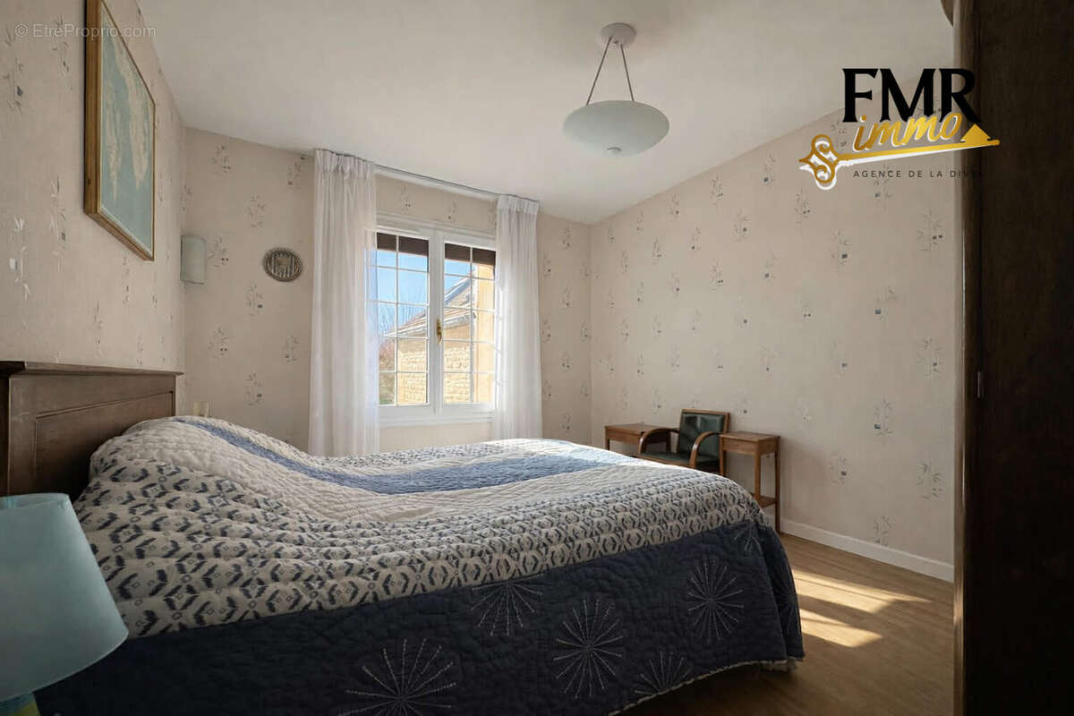 Maison à MEZIDON-CANON