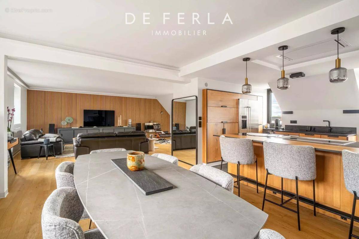 Appartement à PARIS-14E