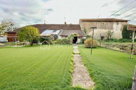 Maison à VELOTTE-ET-TATIGNECOURT