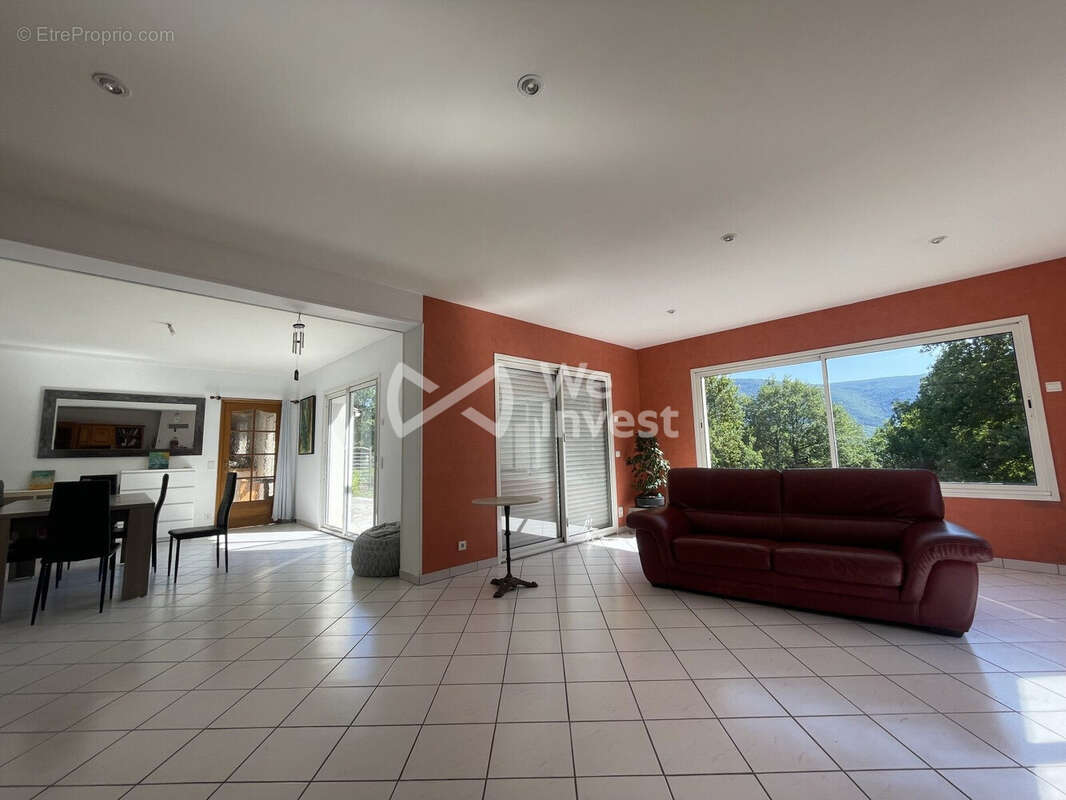 Maison 340 m² à Saint-Amans-Valtoret  - photo 8