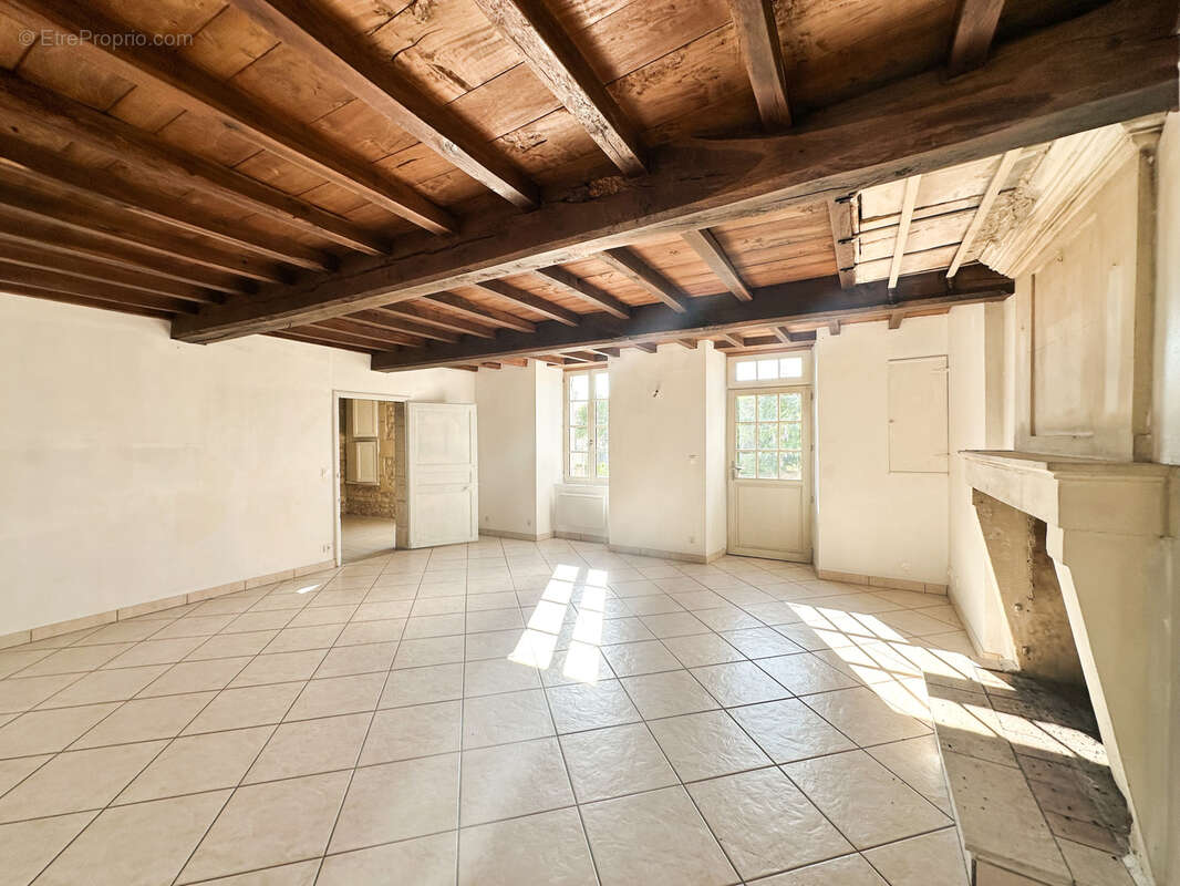 Maison à CHAMPAGNOLLES