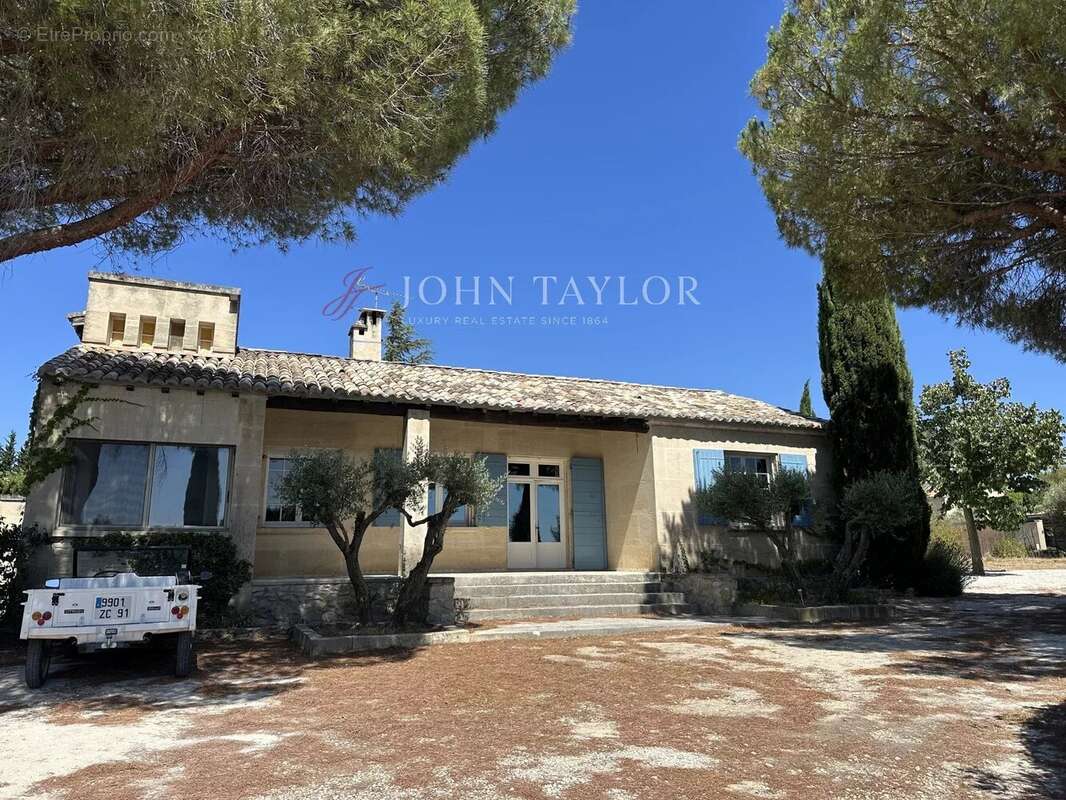 Fontvieille - Maison en pierre avec piscine - photo 2