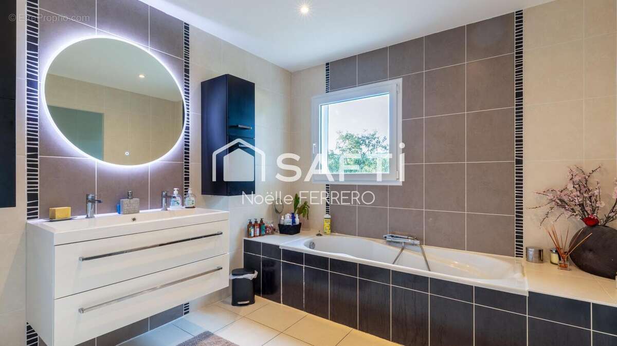 Photo 7 - Maison à FREJUS