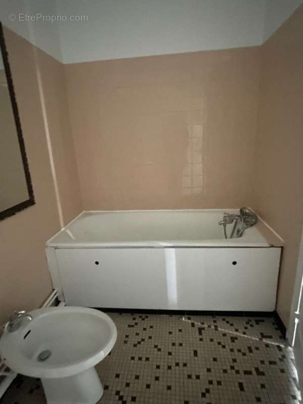 Salle de bains - Appartement à MONTREUIL