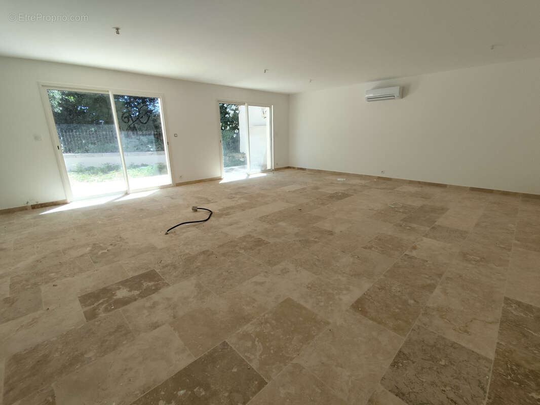 Jonquieres saint vincent type 4 de 128m2 avec jardin parking - photo 2
