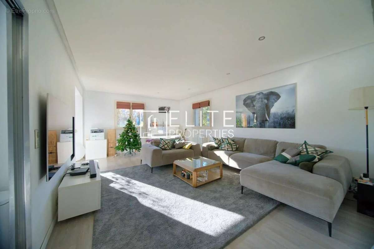 Maison à MOUANS-SARTOUX