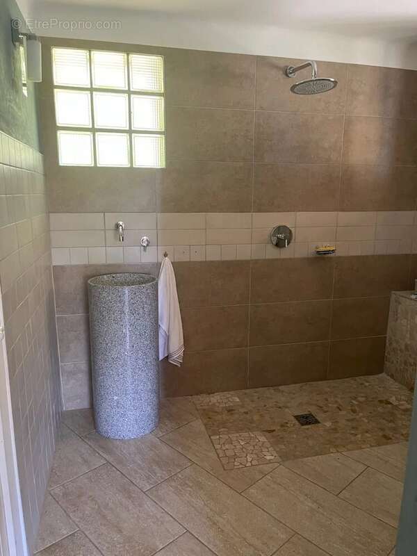 Maison à TOURNON-SAINT-PIERRE