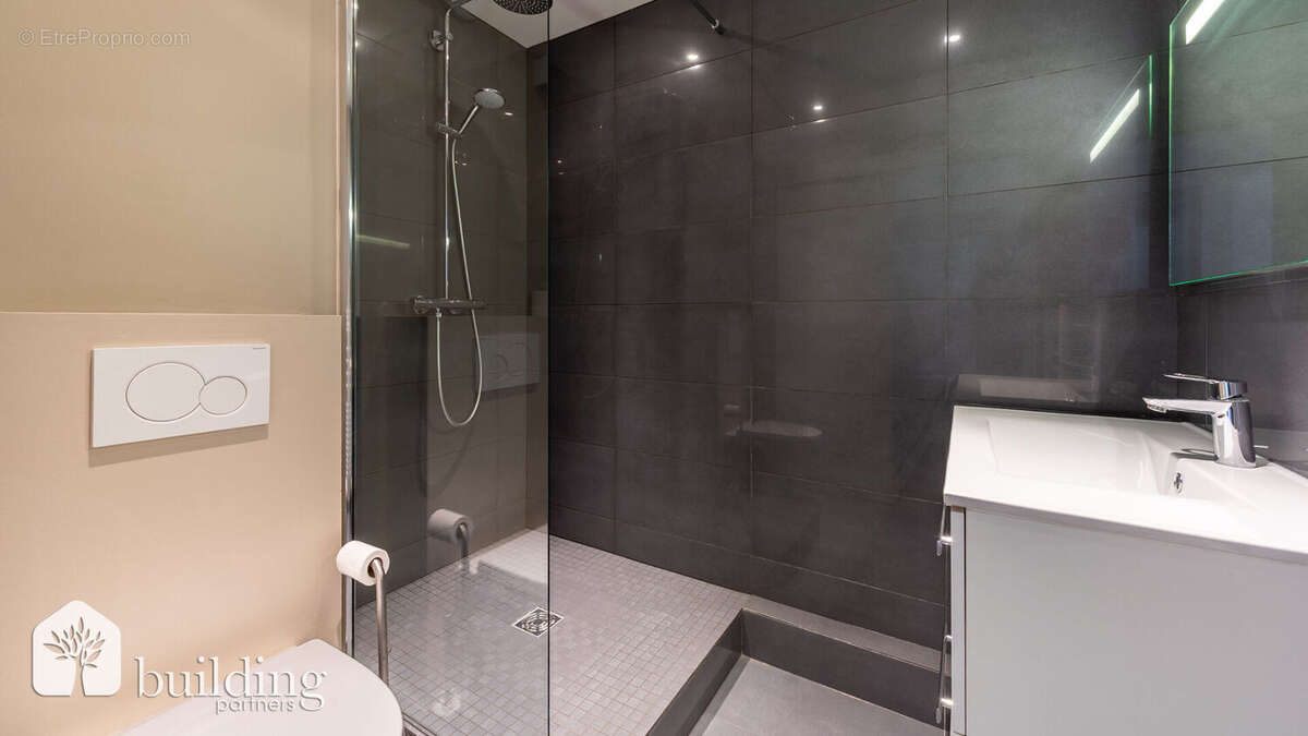 Appartement à LEVALLOIS-PERRET