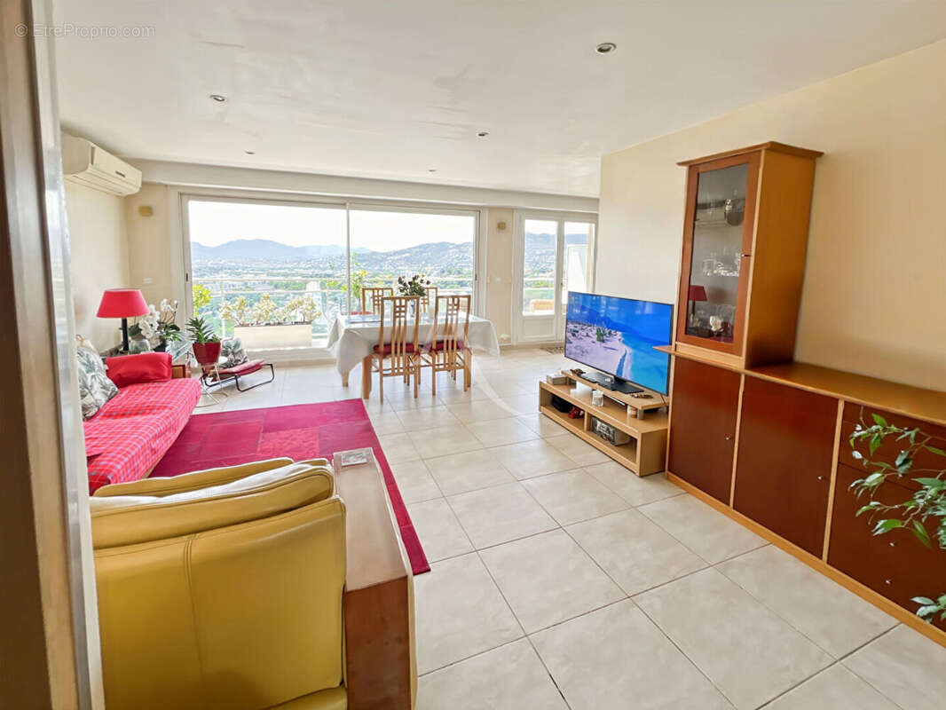 Appartement à LE CANNET
