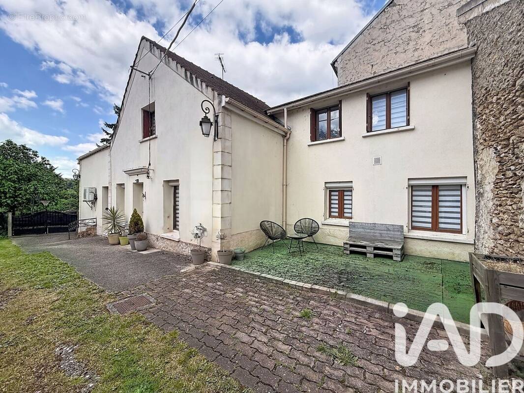 Photo 1 - Maison à SAINTRY-SUR-SEINE