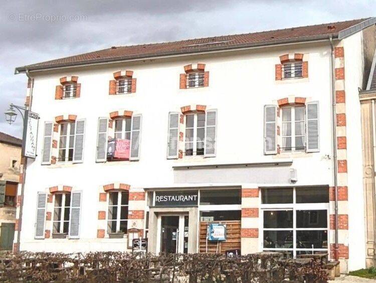 Commerce à DOMREMY-LA-PUCELLE