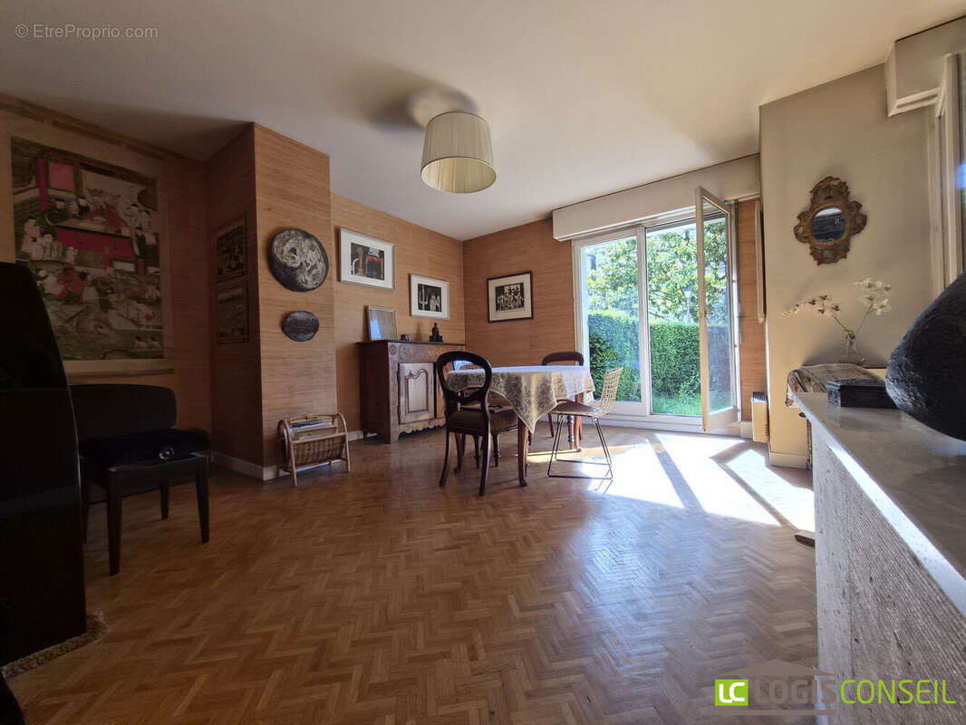 Appartement à BOURG-LA-REINE