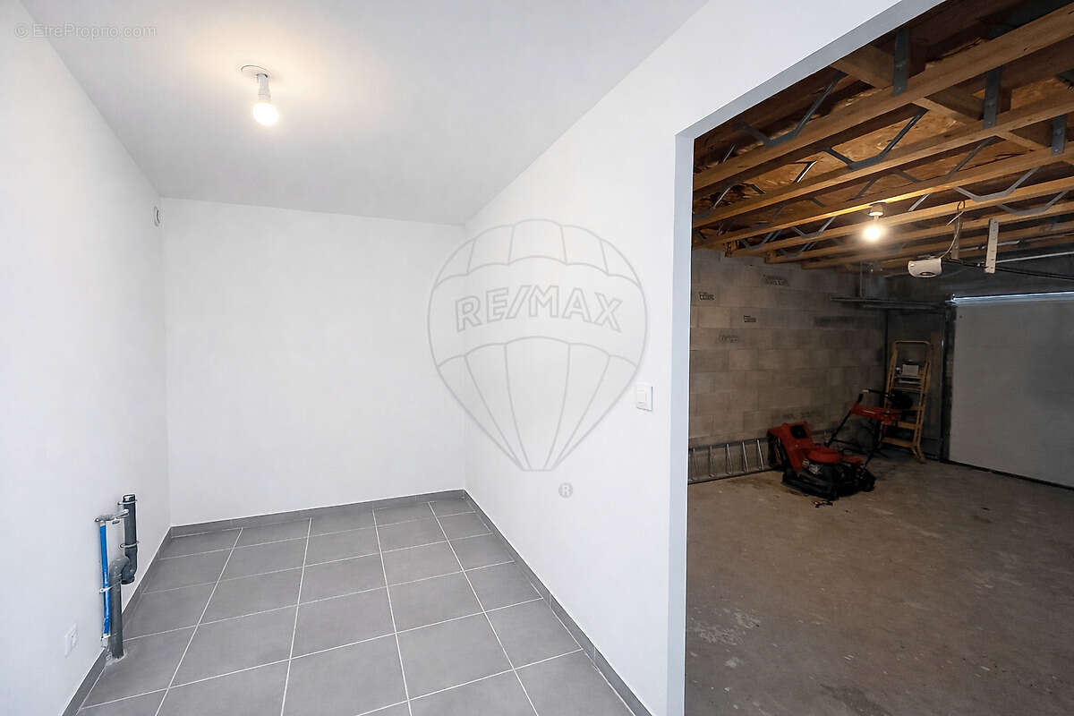 Maison à CHAILLEVETTE