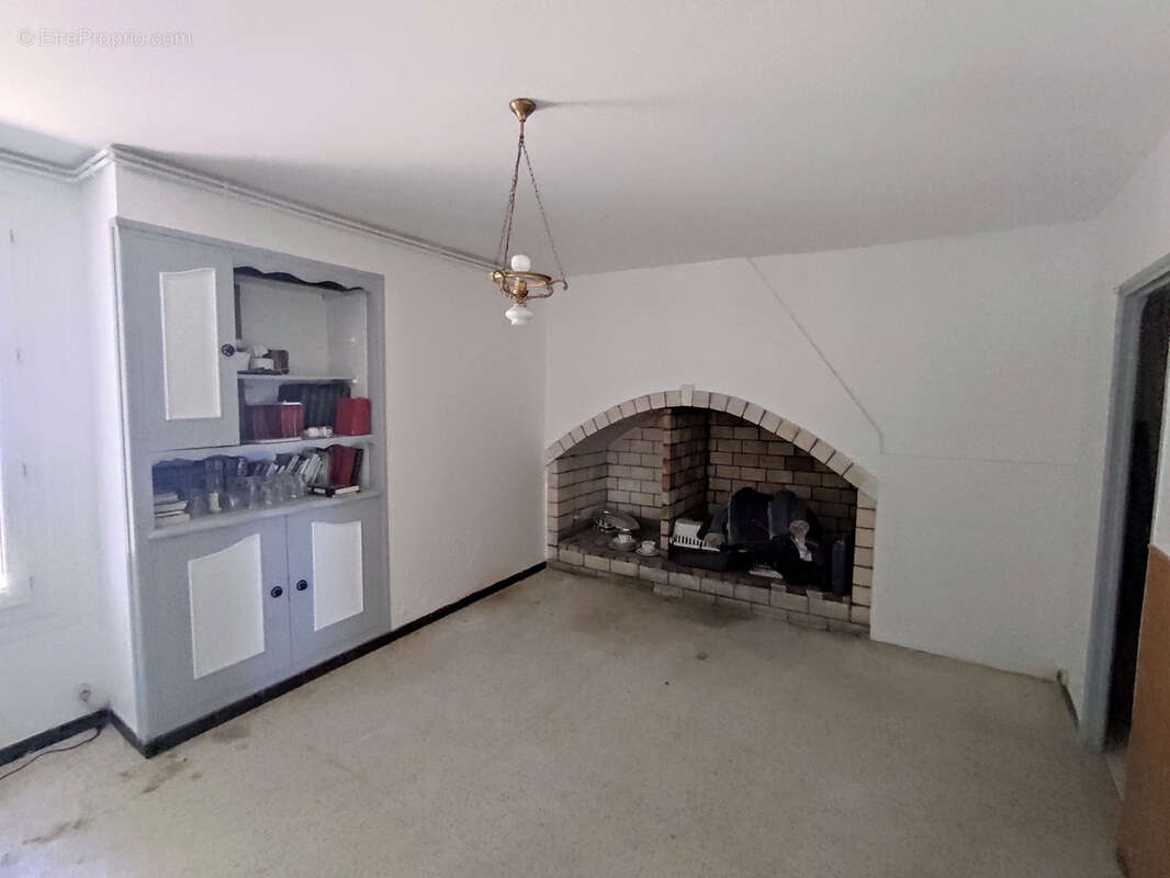 Maison à RIBAUTE-LES-TAVERNES