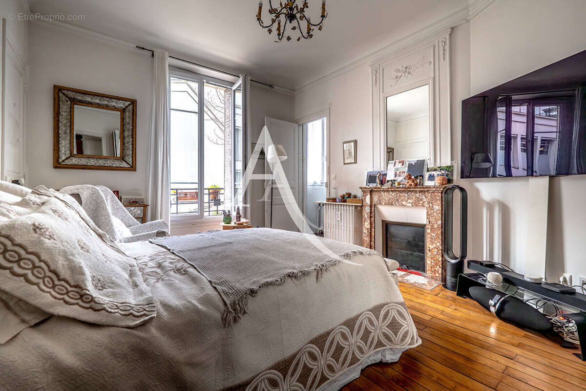 Appartement à PARIS-11E