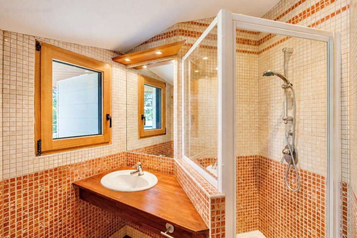 Maison d'architecte - 197 m² - golf de baden - photo 24
