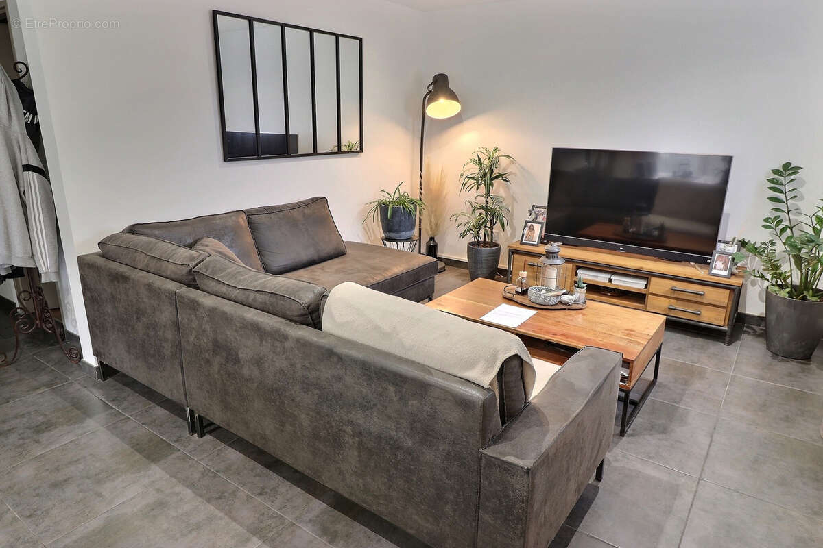 Appartement à LATTES