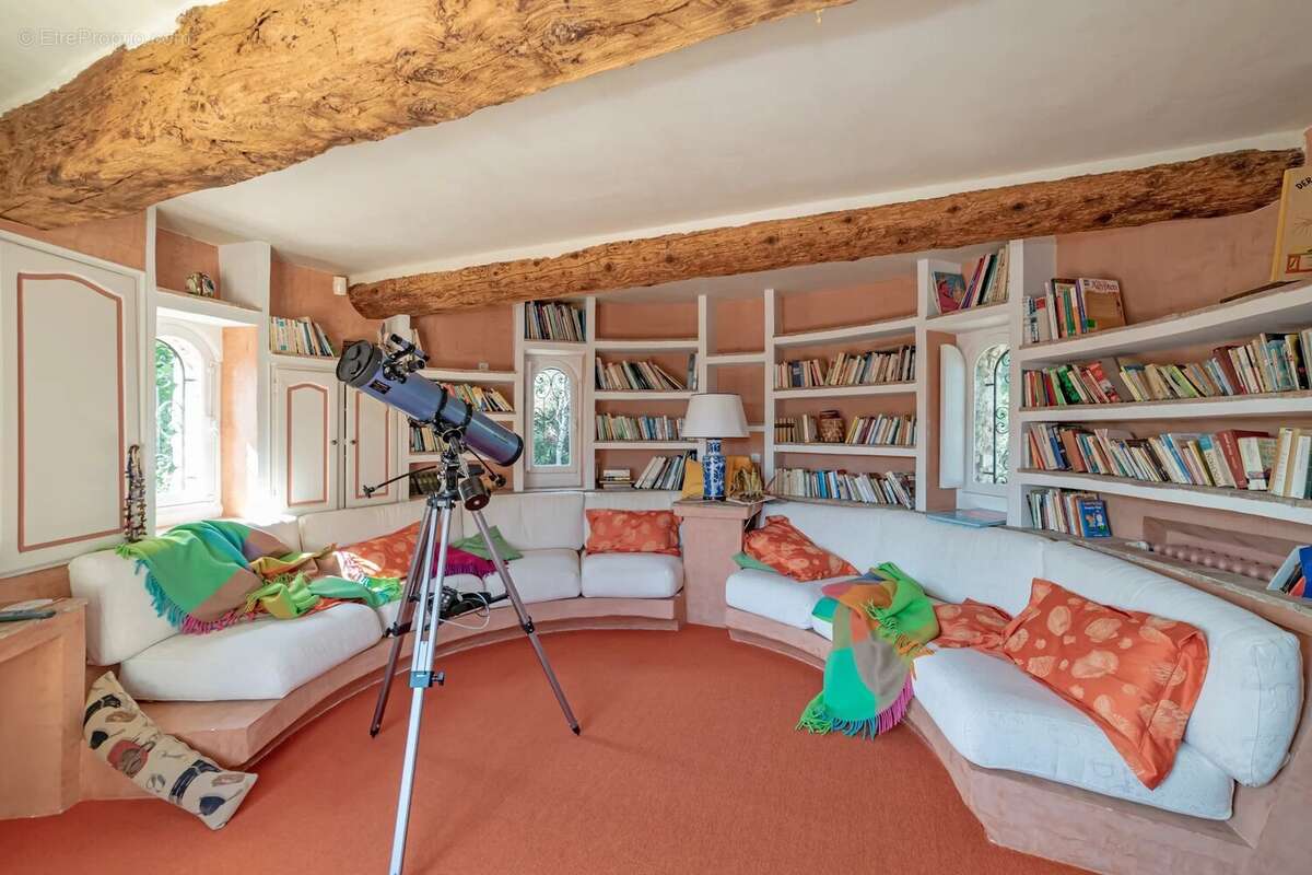 Maison à ROQUEFORT-LES-PINS