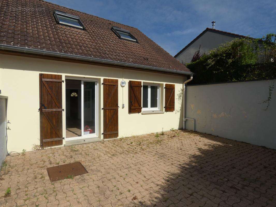 Maison à LAGNEY