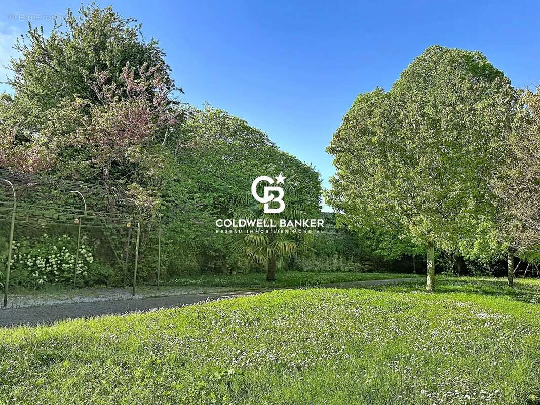 Maison à TONNAY-CHARENTE