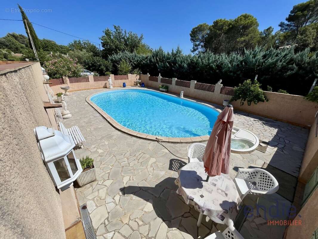 Maison à LORGUES