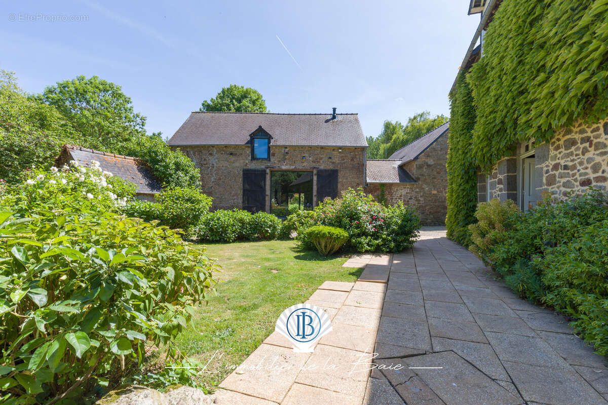 Maison à MINIAC-MORVAN