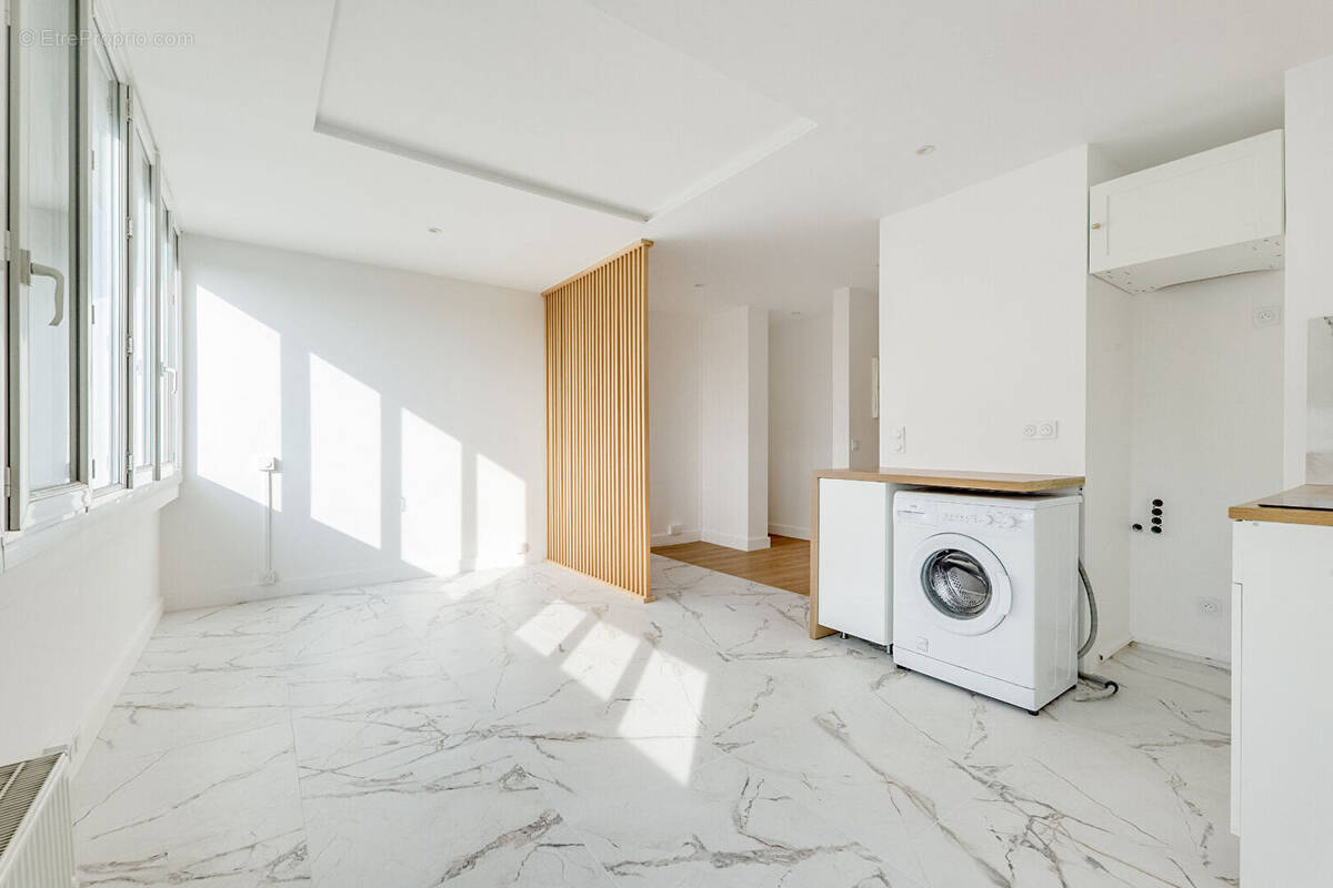 Appartement à PARIS-14E