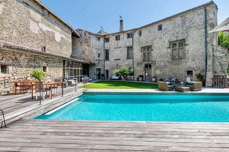 Maison à L'ISLE-SUR-LA-SORGUE