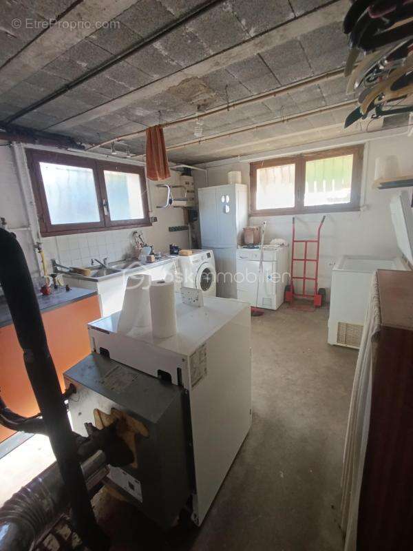 Maison à CHARNECLES