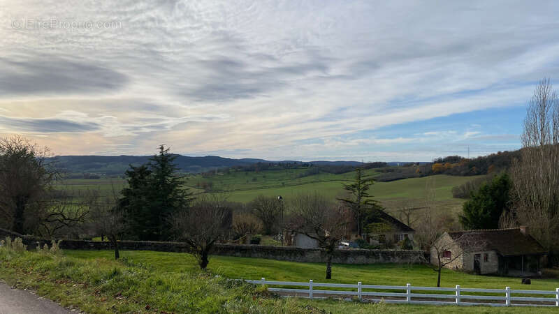 Immeuble à vendre ANNAY LA COTE (89)- Un Ensemble de 5 appartements loués-Jardin - photo 2