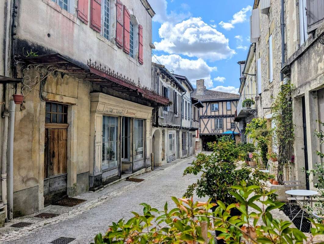 Maison à MONFLANQUIN