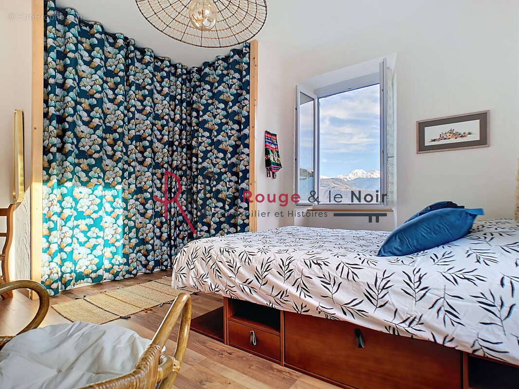 Maison à SAINT-VINCENT-DE-MERCUZE