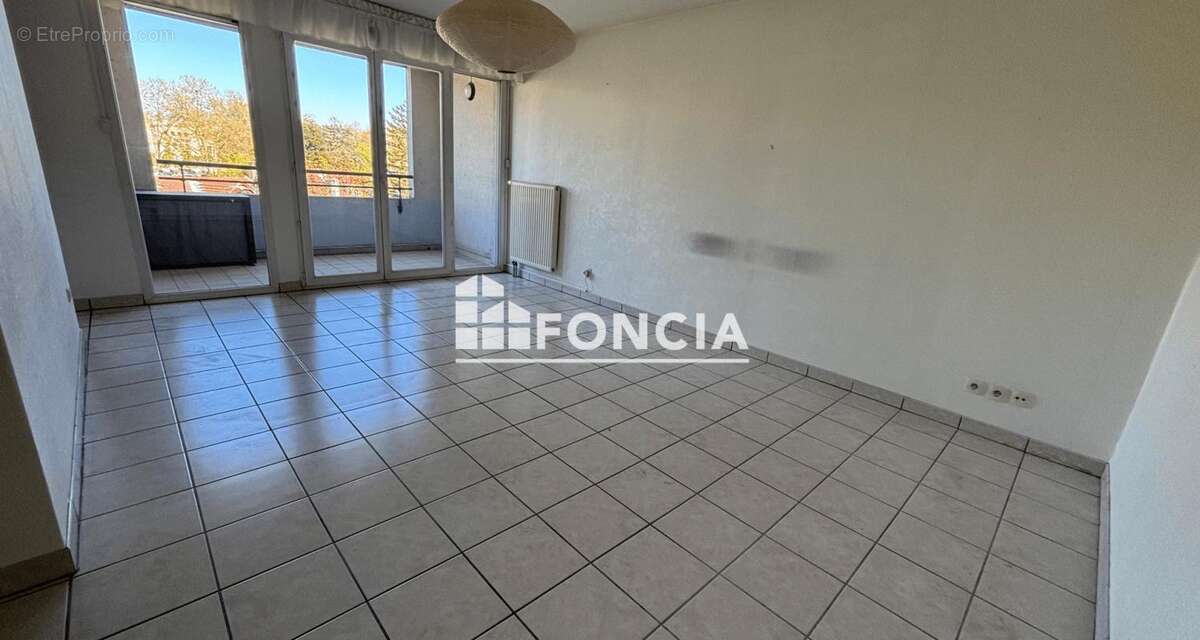 Appartement à BRON