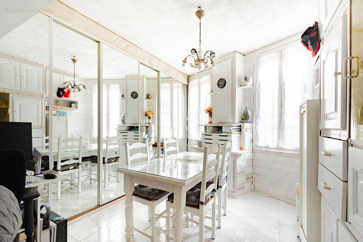 Appartement à MARSEILLE-2E