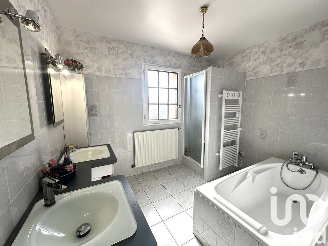 Photo 5 - Maison à ALLONNES