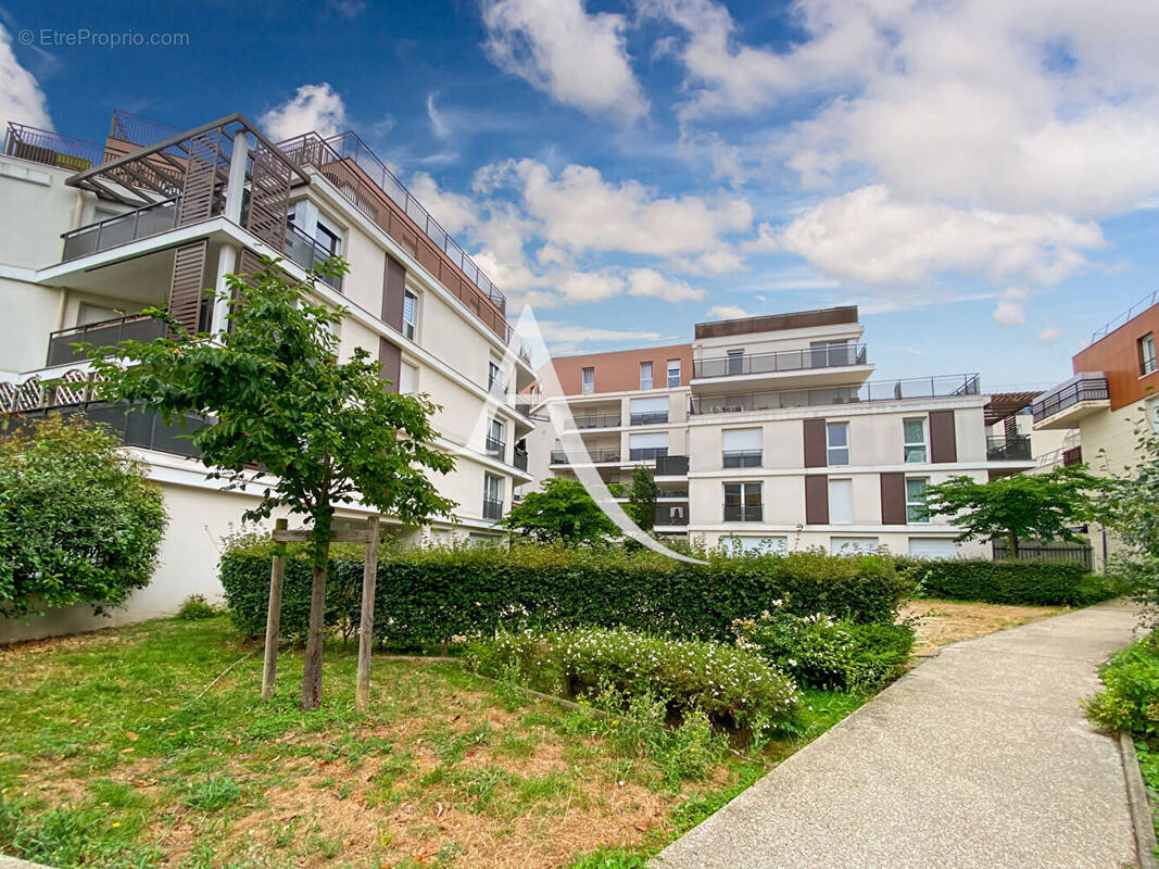 Appartement à FONTENAY-LE-FLEURY