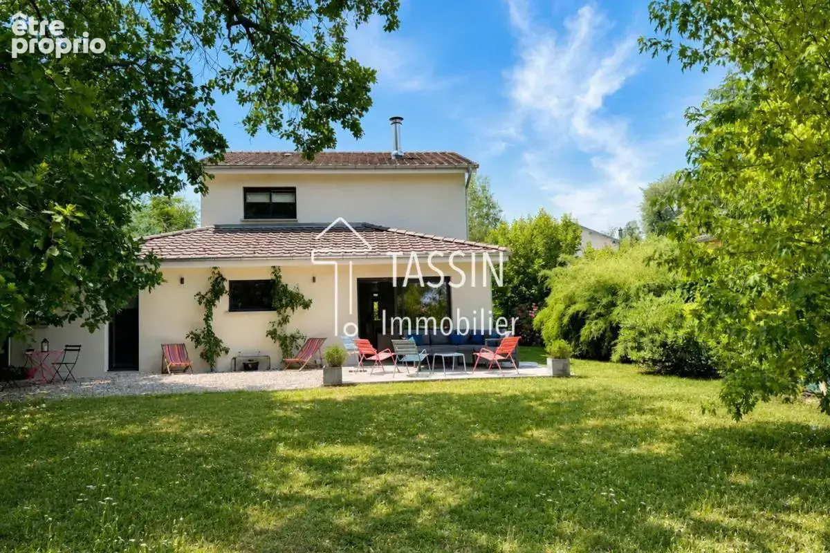 Maison à TASSIN-LA-DEMI-LUNE