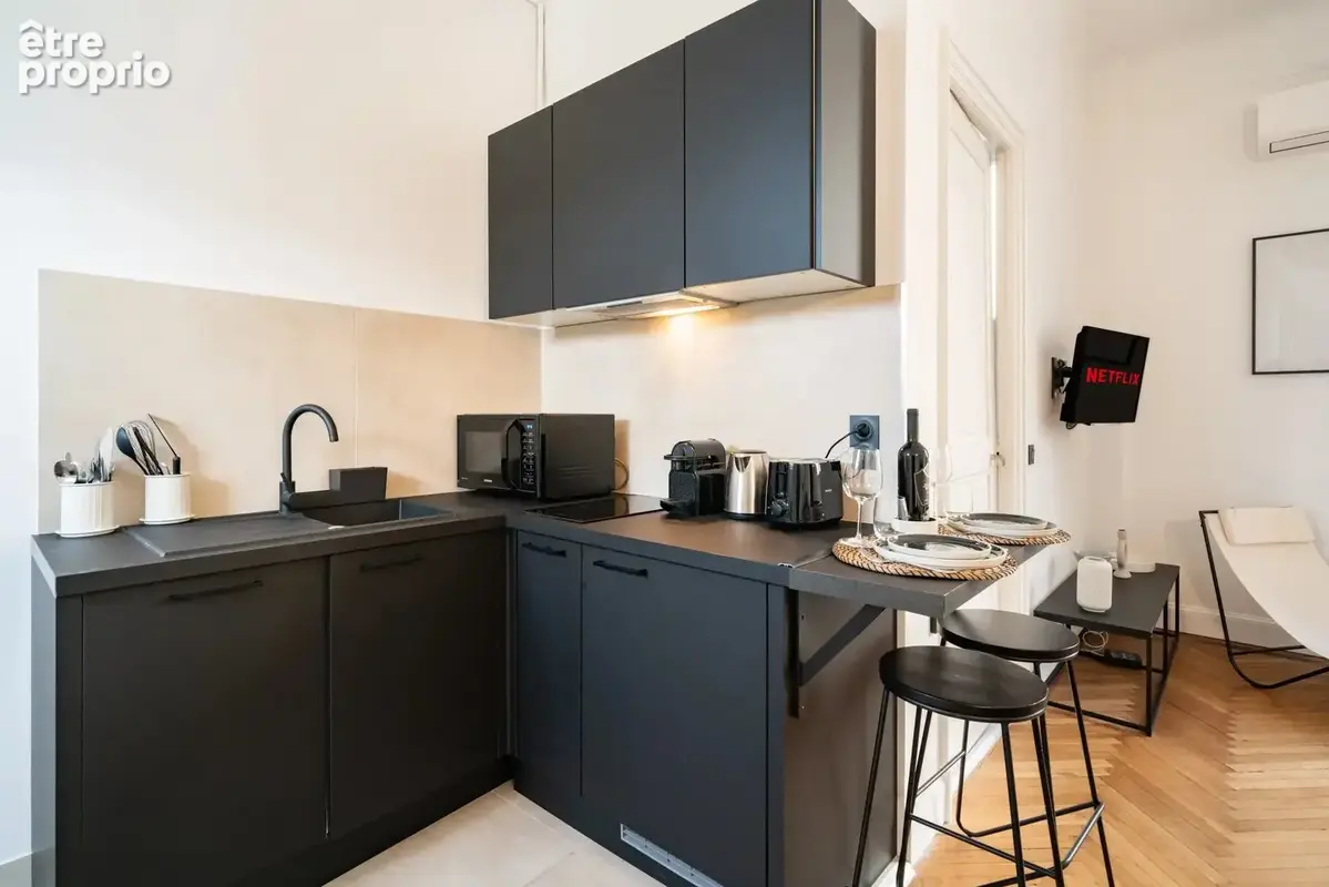 Cannes, rue d'Antibes – Studio 32 m² entièrement rénové – Palais des Festivals à 100 m - photo 9