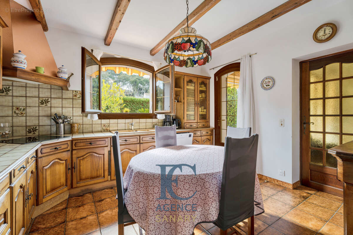 Maison à SAINT-CYR-SUR-MER