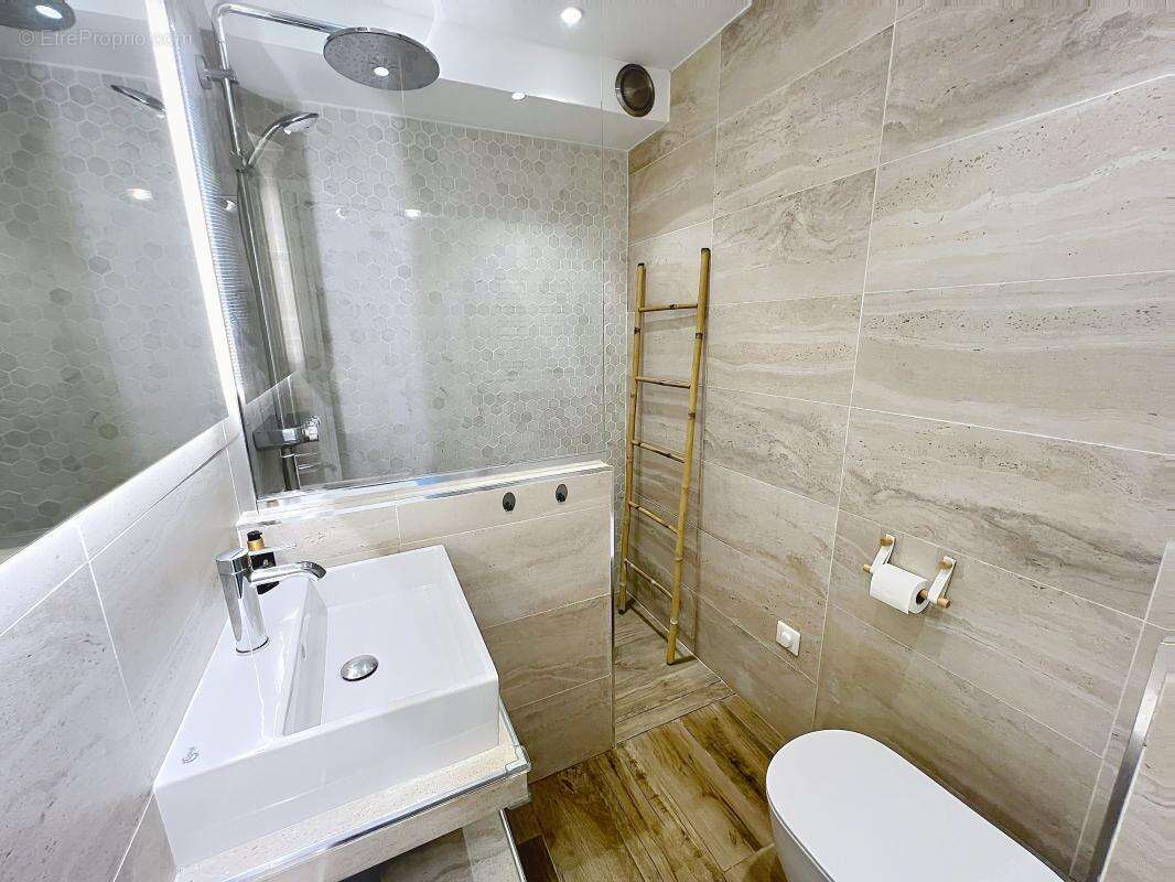 Appartement à VILLENEUVE-LOUBET