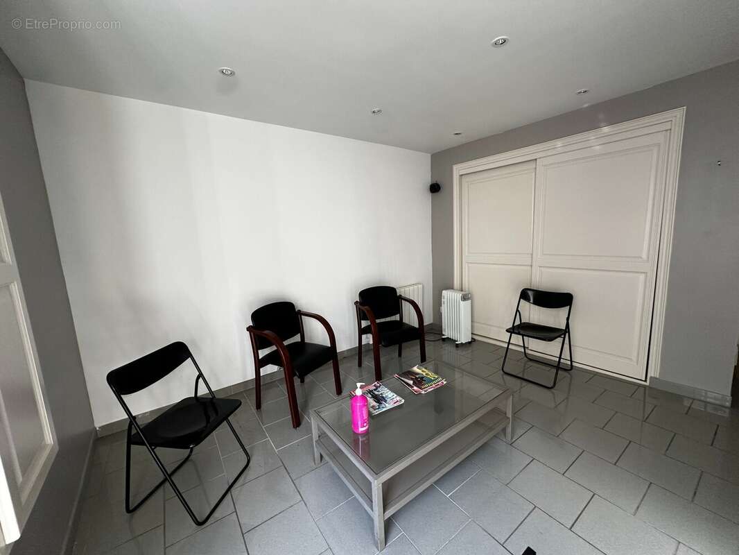 Commerce à MILLY-LA-FORET