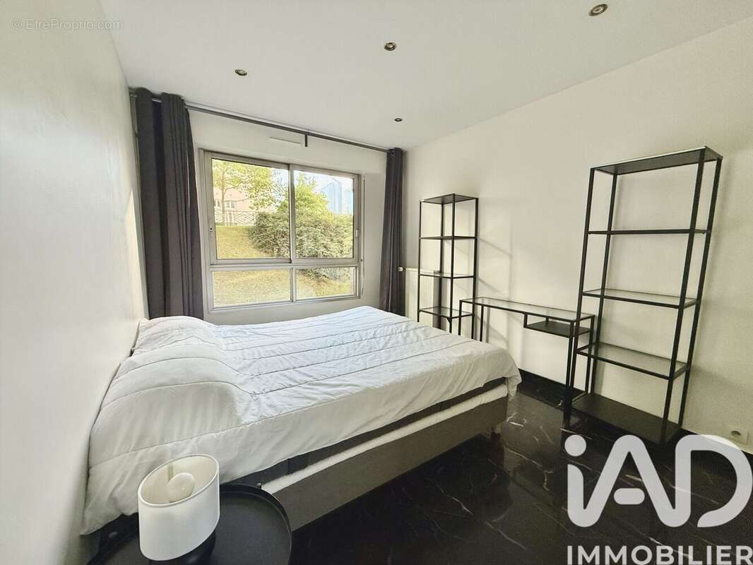 Photo 9 - Appartement à COURBEVOIE