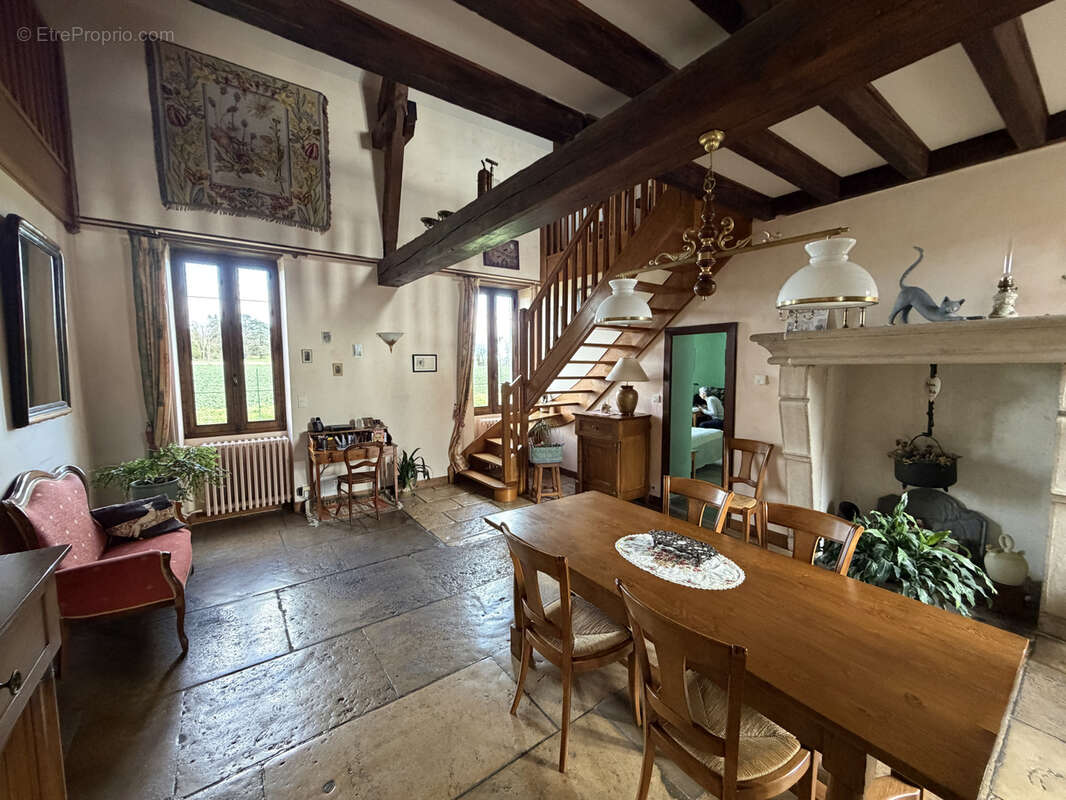 Maison à SAINT-GERMAIN-DES-FOSSES